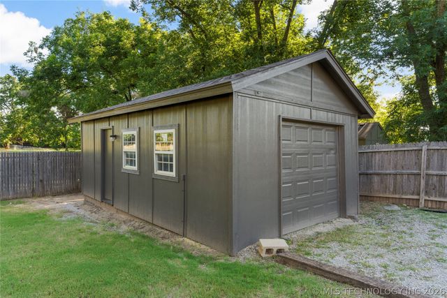 7913 E 129th Street, Bixby, OK 74008