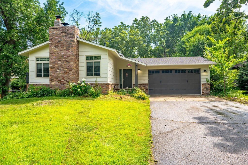 1108 W River Street, Monticello, MN 55362