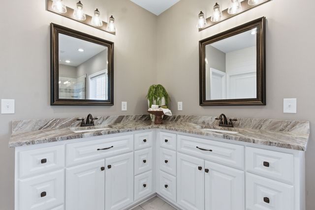 8006 Traditions Ln, Columbia, TN 38401