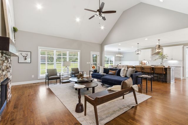 8006 Traditions Ln, Columbia, TN 38401