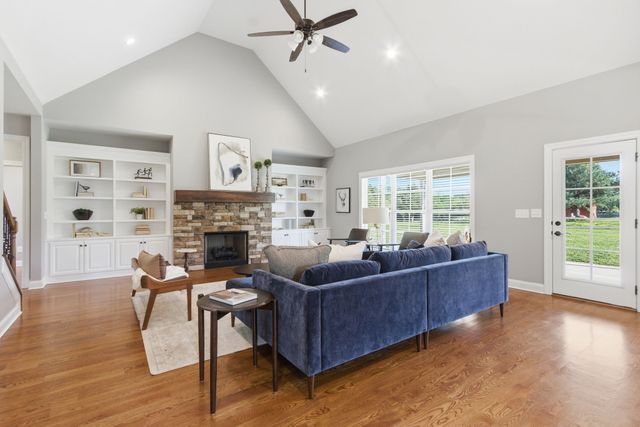 8006 Traditions Ln, Columbia, TN 38401