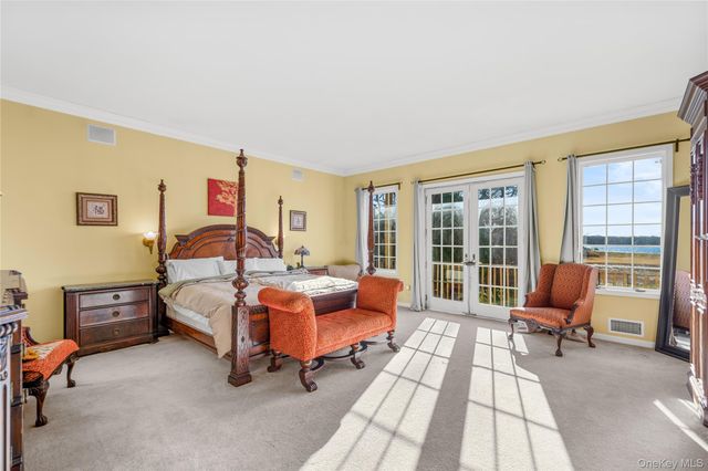 28 Old Neck Road S, Center Moriches, NY 11934