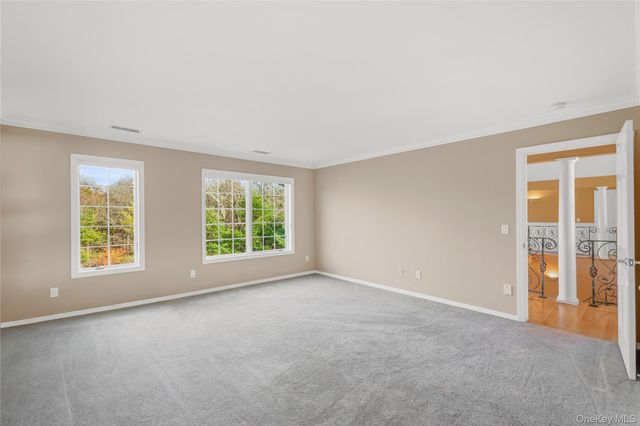 28 Old Neck Road S, Center Moriches, NY 11934