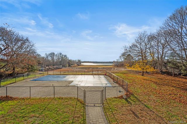 28 Old Neck Road S, Center Moriches, NY 11934