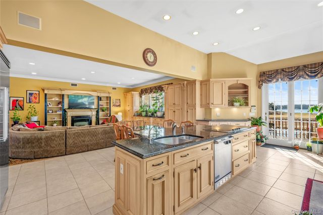 28 Old Neck Road S, Center Moriches, NY 11934