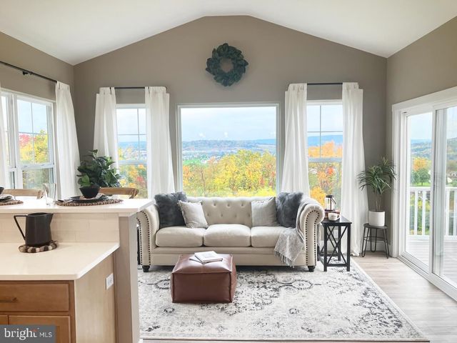 BEACON POINTE PLAN AT MEADOWBROOK, Blandon, PA 19510
