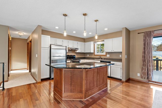 2254 Pennsylvania Avenue S, Saint Louis Park, MN 55426