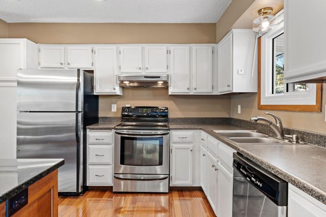 2254 Pennsylvania Avenue S, Saint Louis Park, MN 55426