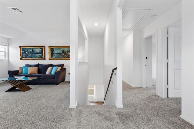 432 Wolf Springs RD, Georgetown, TX 78628