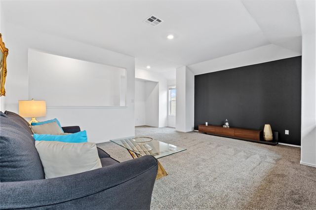 432 Wolf Springs RD, Georgetown, TX 78628