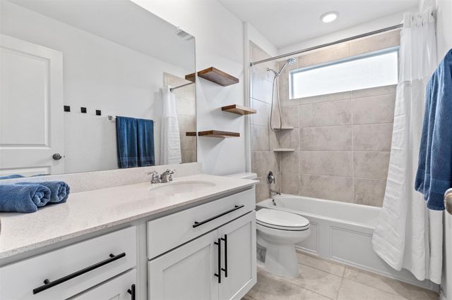 432 Wolf Springs RD, Georgetown, TX 78628