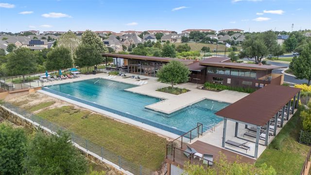 432 Wolf Springs RD, Georgetown, TX 78628