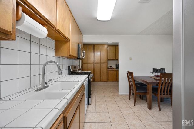 4604 Marlow Court, Bakersfield, CA 93308