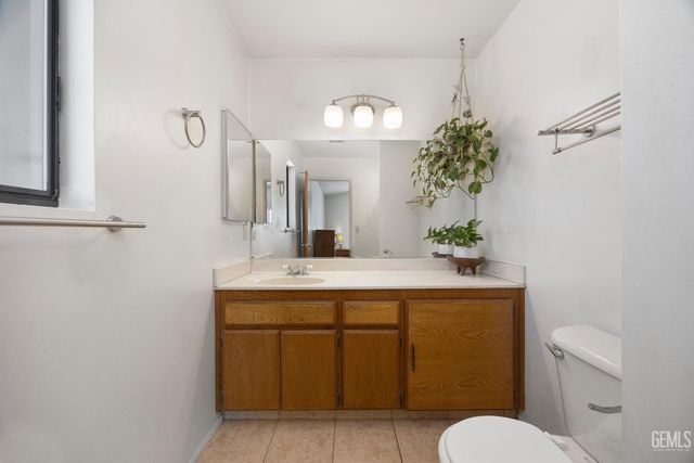 4604 Marlow Court, Bakersfield, CA 93308