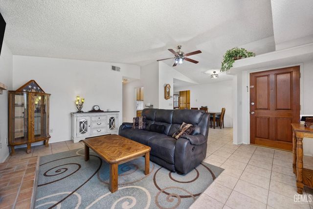 4604 Marlow Court, Bakersfield, CA 93308