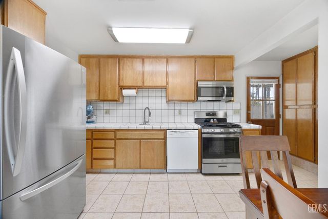 4604 Marlow Court, Bakersfield, CA 93308