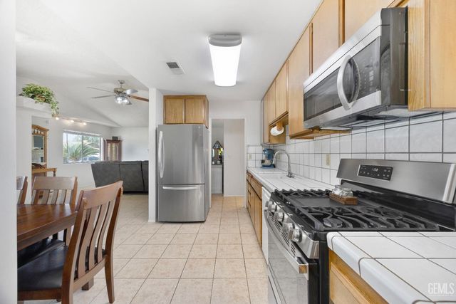 4604 Marlow Court, Bakersfield, CA 93308