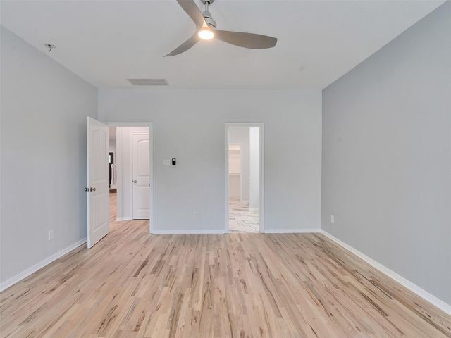 1327 5th Avenue N, Texas City, TX 77590