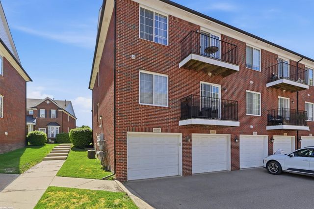 53227 E Providence Drive, Shelby Twp, MI 48316