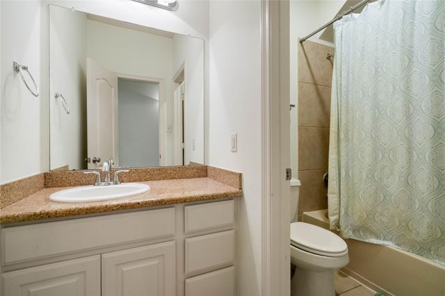 241 W Tupelo Green Circle, Spring, TX 77389