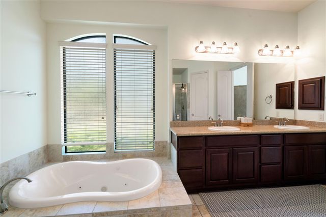 241 W Tupelo Green Circle, Spring, TX 77389