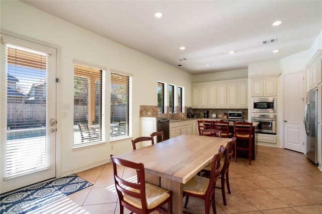 241 W Tupelo Green Circle, Spring, TX 77389