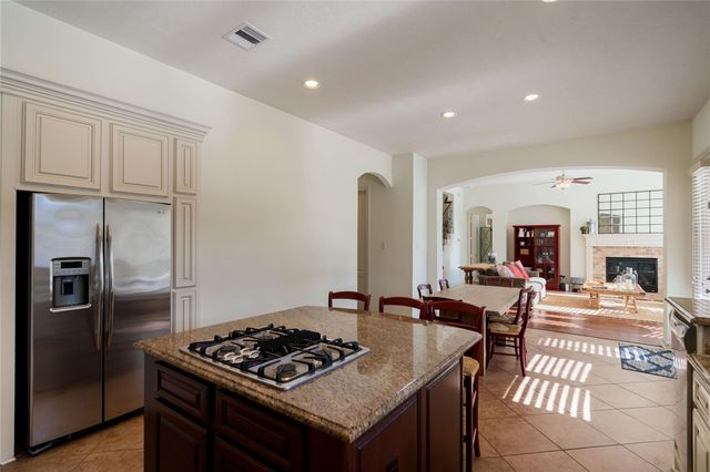 241 W Tupelo Green Circle, Spring, TX 77389