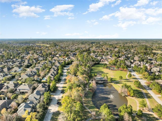 241 W Tupelo Green Circle, Spring, TX 77389