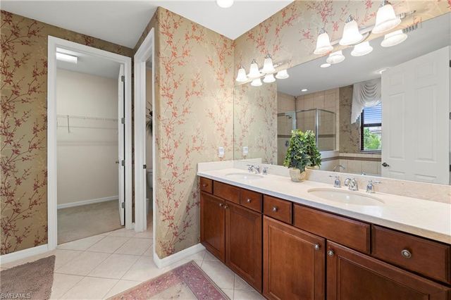 1224 Manado DR, Naples, FL 34113