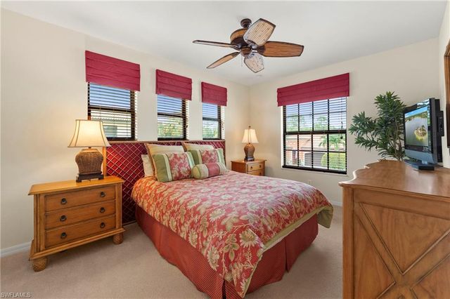 1224 Manado DR, Naples, FL 34113