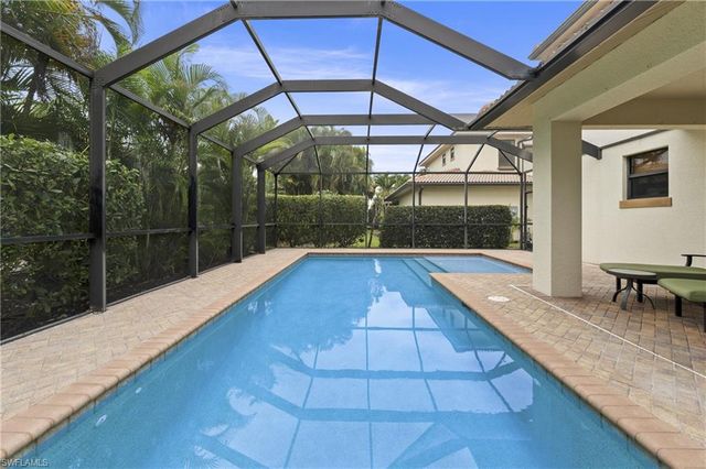 1224 Manado DR, Naples, FL 34113