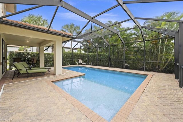 1224 Manado DR, Naples, FL 34113