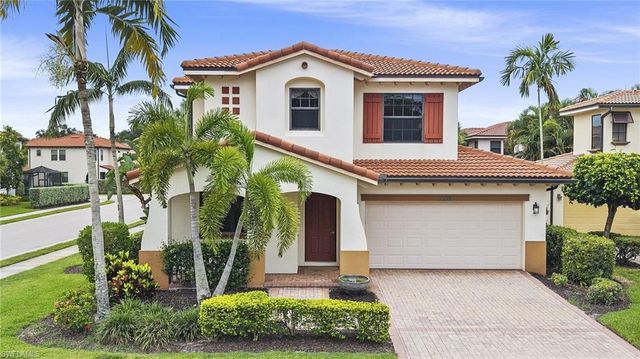 1224 Manado DR, Naples, FL 34113