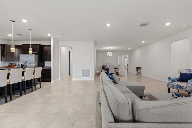 10407 SW Captiva Dr, Port St. Lucie, FL 34987