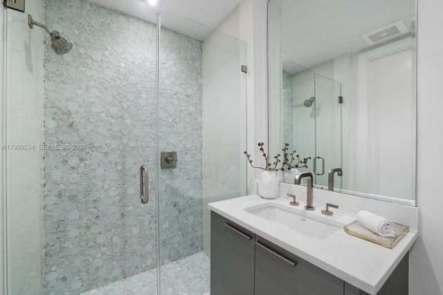 5959 Collins Ave 1606, Miami Beach, FL 33140