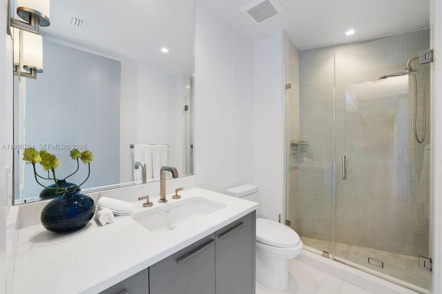 5959 Collins Ave 1606, Miami Beach, FL 33140