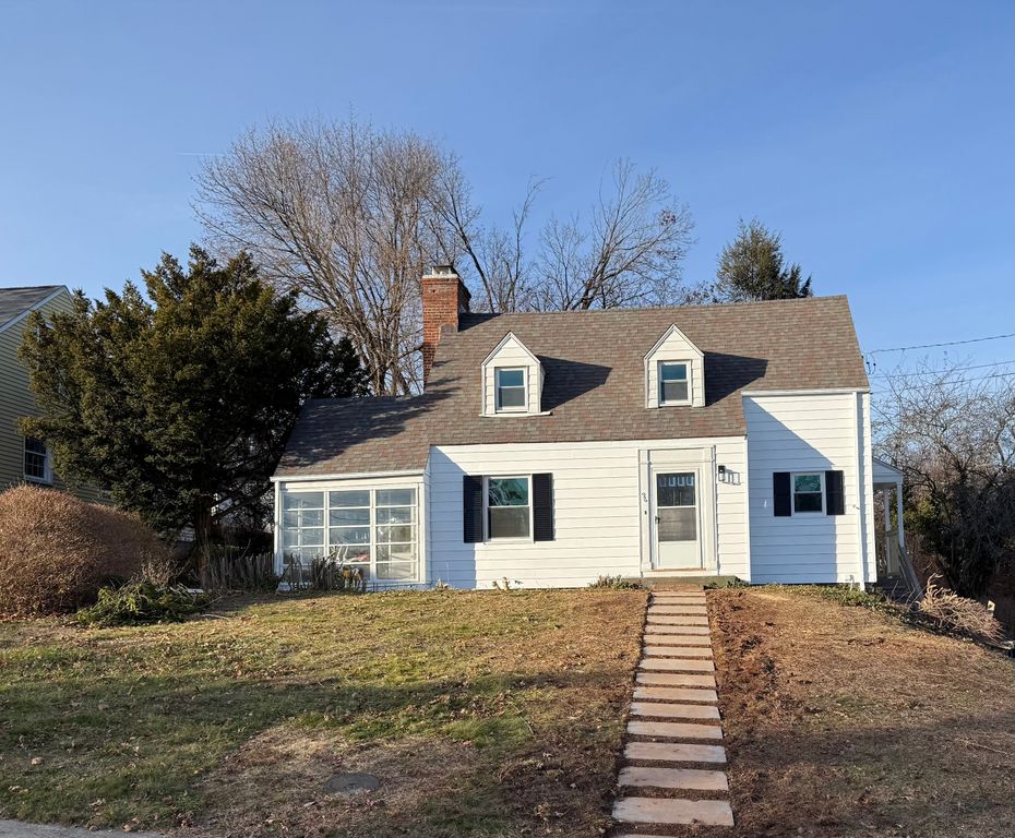 96 Bentwood Road, West Hartford, CT 06107