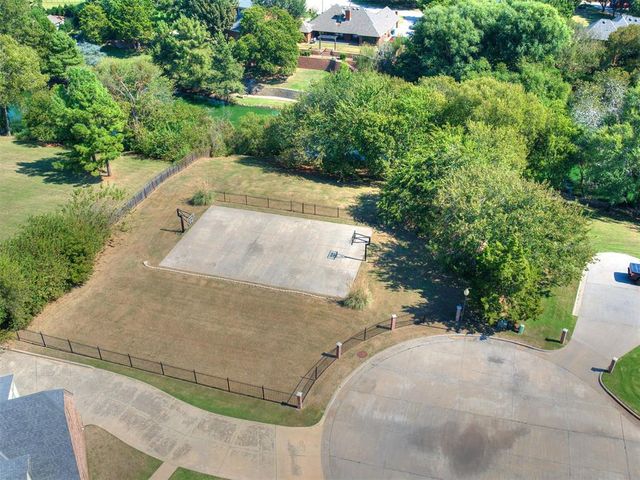 4700 Westlakes Road, Norman, OK 73072