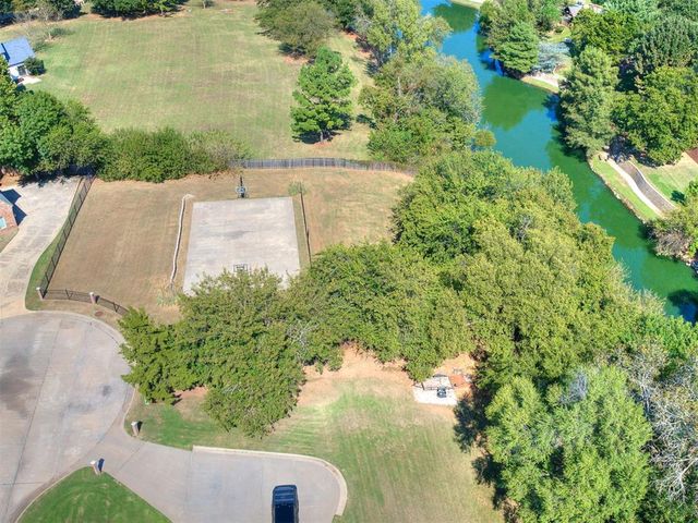 4700 Westlakes Road, Norman, OK 73072