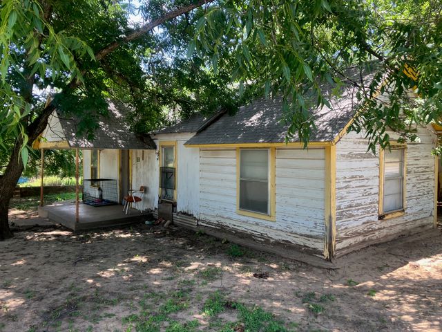 432 N Johnson Street, De Leon, TX 76444