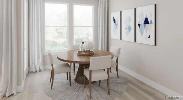 800 Balmoral Ln, Troy, MI 48085