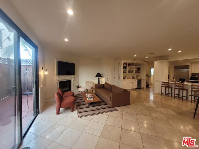 818 14th Street 2, Santa Monica, CA 90403