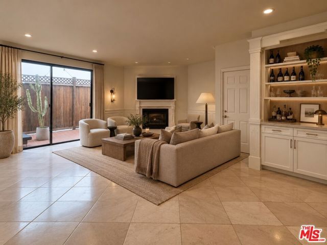 818 14th Street 2, Santa Monica, CA 90403