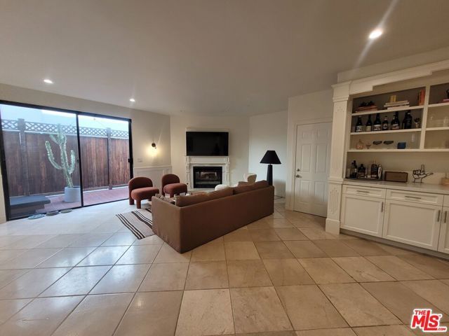 818 14th Street 2, Santa Monica, CA 90403