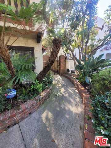 818 14th Street 2, Santa Monica, CA 90403