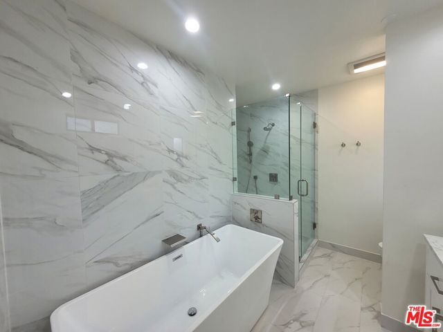 818 14th Street 2, Santa Monica, CA 90403