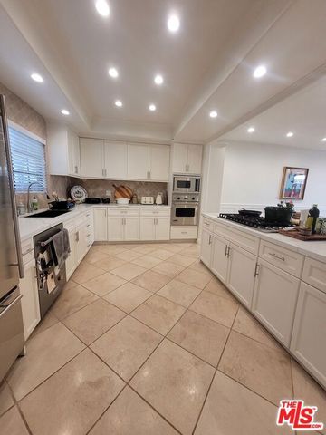 818 14th Street 2, Santa Monica, CA 90403