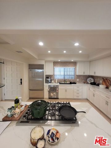 818 14th Street 2, Santa Monica, CA 90403
