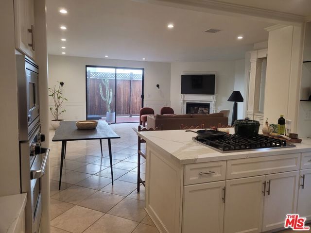 818 14th Street 2, Santa Monica, CA 90403