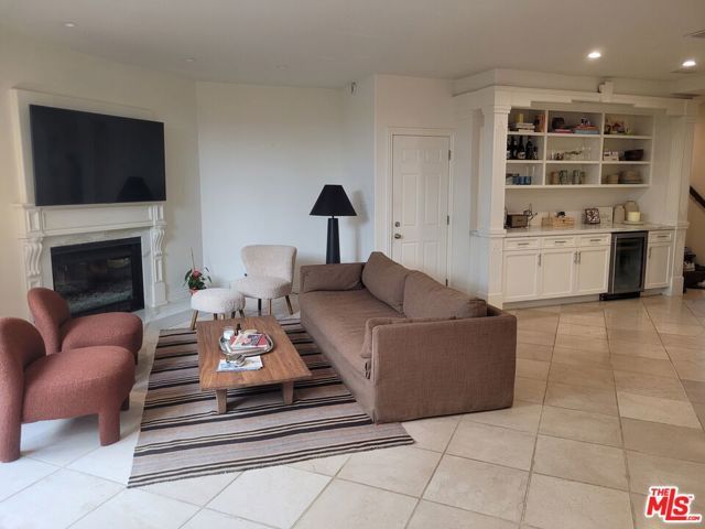 818 14th Street 2, Santa Monica, CA 90403